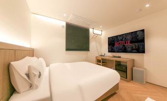 Hound Hotel Jeonju Deokjin