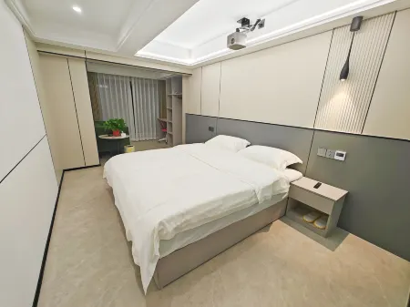 Boke Light Luxury Audio-Visual Hotel Отели в г. Гуанде