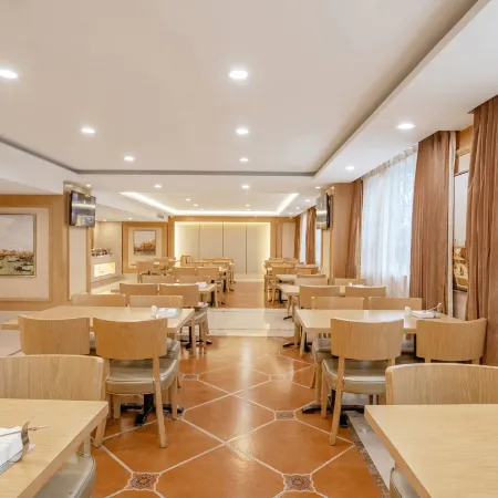 Vienna International Hotel (Hefei Baohe Wanda Plaza Hegongda Tunxi Road Campus)