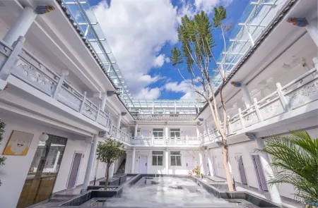 Day Youth Hotel (Dali Ancient City Pedestrian Street)