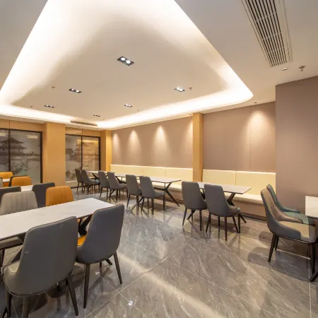GEM Hotel (Feixi Yandian Baida Logistics Park)