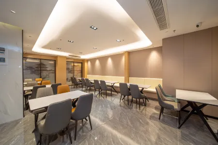 GEM Hotel (Feixi Yandian Baida Logistics Park) Отели рядом с достопримечательностью «Yang Zhenning Former Residence»