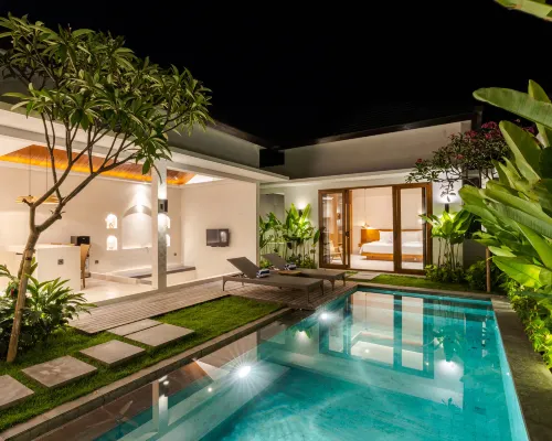 J4 Villas Sanur Hotels near شاطئ بينجيمباك