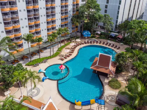 Heeton Concept Hotel Pattaya by Compass Hospitality Отели рядом с достопримечательностью «Роял Гарден Плаза»