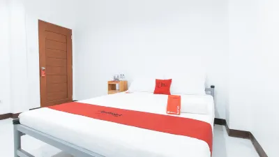 RedDoorz @ Don Martie Beach House Naic Cavite Hotel in zona Naic Cockpit Arena