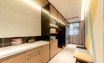 Ni Hao Hotel (Nanjing South Railway Station Ruanjiandadao Subway Station)