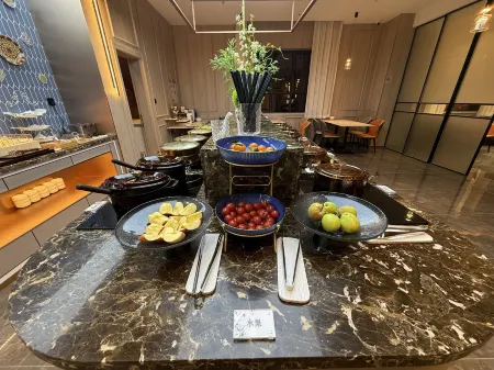 HuoErGuosiYujian International Hotel