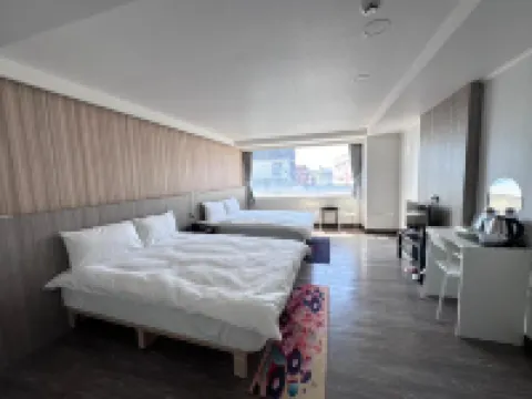 Kings Hotel Hotels near Yilan Station