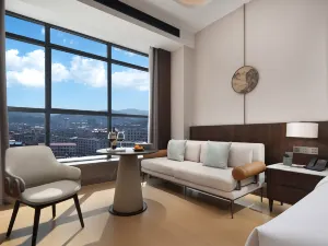 Lianyuan Run and International Hotel