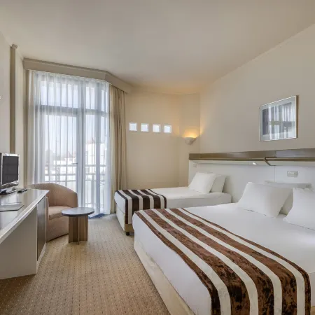 GREEN MAX HOTEL