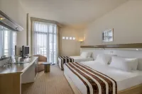GREEN MAX HOTEL Hotels near Аквапарк The Land of Legend