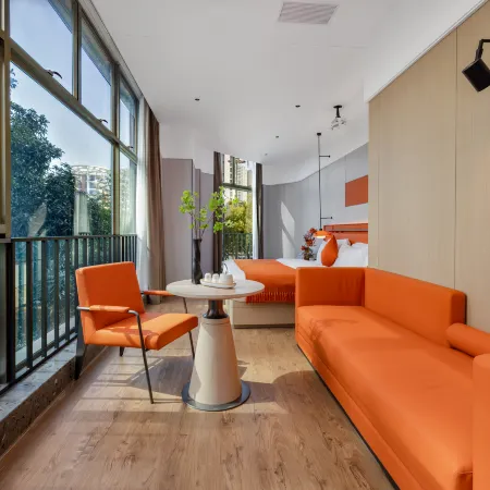 Graceful Inn（Pazhou Exhibition Center Branch — Free Shuttle Bus During the Canton Fair） Отели рядом с достопримечательностью «Zhongda Wufeng Commercial City»