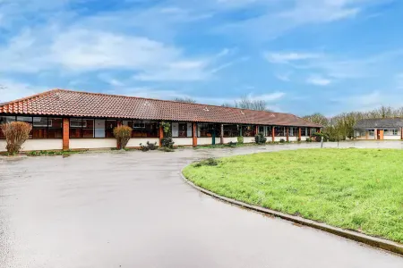 OYO the Rivenhall Hotel in Witham, Chelmsford Отели рядом с достопримечательностью «CN Koi - based at Claremont Garden Centre, Bryants Lane, Maldon Road, Woodham Mortimer. CM9 6TB»