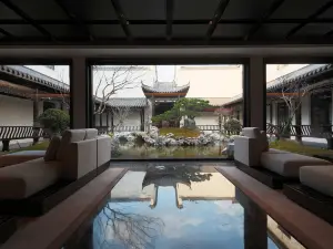 Fenghuangliuyuan Garden Hotel