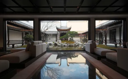 Fenghuangliuyuan Garden Hotel Отели рядом с достопримечательностью «Moon Lake Scenic Area»