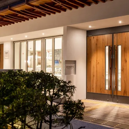 Sunbee Hotel Insadong Seoul Отели рядом с достопримечательностью «Торговый центр Tong-In Store»