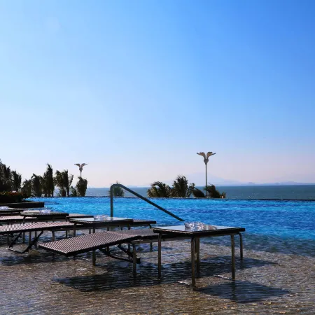 Huidong Xunliao Bay Hongjing Coastal Resort Hotel (Sea World Branch)