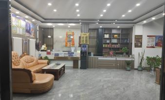 Qumarleb County Maduo Business Hotel