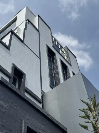 The Quarter Saphankhwai by UHG