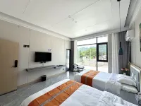 Hefeng Huanju Yitang Homestay Hotels near Pingshan Grand Canyon
