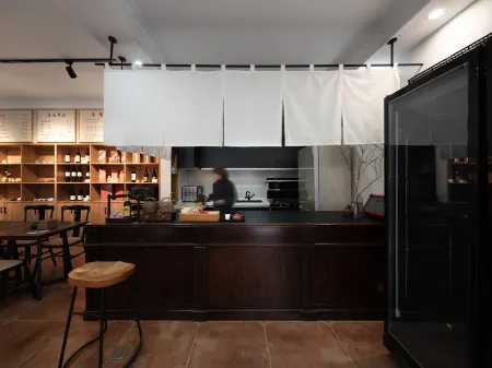 Xiamen Qian Mansion-1929 (Zhongshan Road Maternity and Child Zhenhai Road Subway Station) Отели рядом с достопримечательностью «Zeng Cuo An Village»