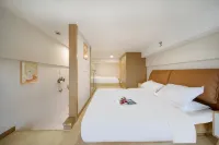 Autumn Thoughts High-Rise Scenic Administrative Apartment