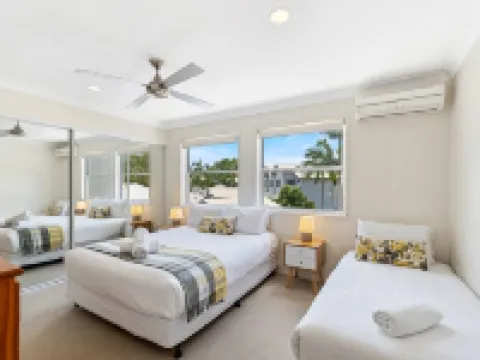 Noosa Entrance Waterfront Resort Hotels in Noosaville