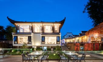Hongcun Xiyun Yingyue Holiday Select Intelligent High-end Designer Homestay