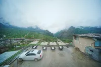 Songjian Muyun Homestay (Zhagana Scenic Area) Các khách sạn gần Dongwa Village