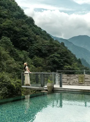 Anji Xiaoyaogu | Suye Huijing · Canyon Pool Vacation Boutique Stay 안지 호빗의 집 주변 호텔
