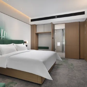 Hampton by Hilton Qingdao Jinshatan Отели рядом с достопримечательностью «Пляж Голден-Бич»