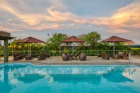 Newport Stay by Runway Manila & Attractions Отели рядом с достопримечательностью «Шрайн оф Сейнт Терес оф Чилд Джесус»