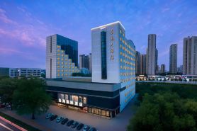 Jinhai International Hotel (Yueyang Tower Pedestrian Street)