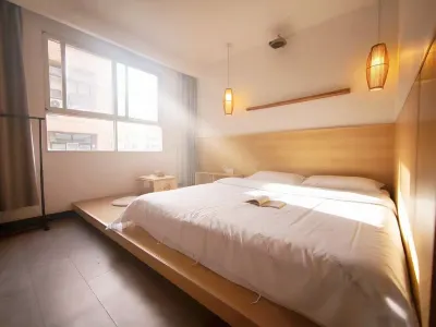 Xiantao BoNingYiShu hotel Hotels near XianTao WenHua BuXingJie