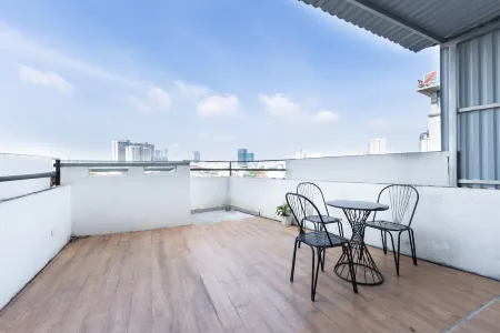 Vega Hanoi Hotel - Apartment Отели рядом с достопримечательностью «Hanoi University of Science and Technology»