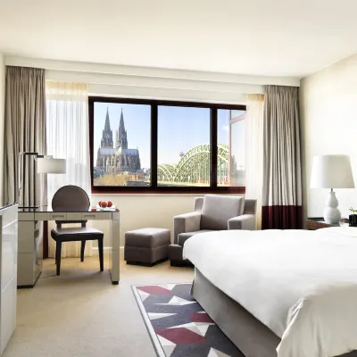Hyatt Regency Cologne ニコラス教会周辺のホテル