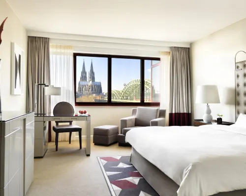 Hyatt Regency Cologne Hotels near Poll