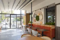 Fora Inn Lara - Business