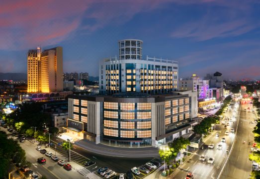 JI Hotel (Dongguan Qiaotou Plaza) Hotel Overview