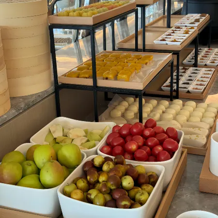 Lu Yue Hotel (Shenzhen Huaqiangbei Science Museum Metro Station Store)