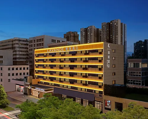 Lavande Hotel (Xi'an Xijing Hospital Changle Park Metro Station) Hotel berhampiran Taman Changle