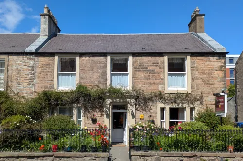 Averon Guest House
