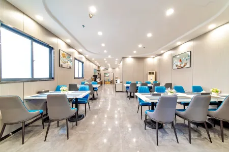 Vienna Hotel(Shenzhen Pingshan High-speed Rail Station & Pingshanwei Metro Station) Отели рядом с достопримечательностью «Dongjiang Column Memorial»