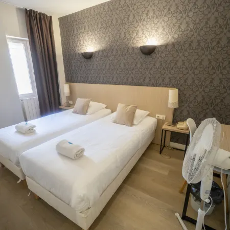 Hôtel de Troyes Отели рядом с достопримечательностью «Музей Сен-Луп»