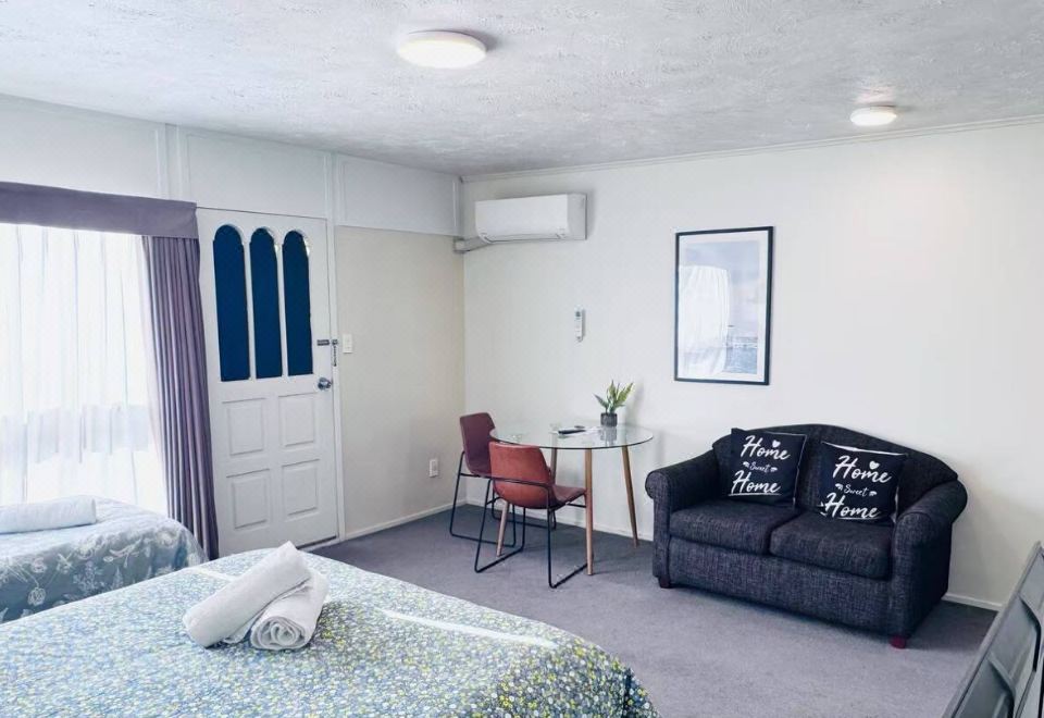 Merivale Court 스튜디오 내부 다른 각도