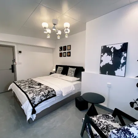 Fuchuan Huayue Apartment
