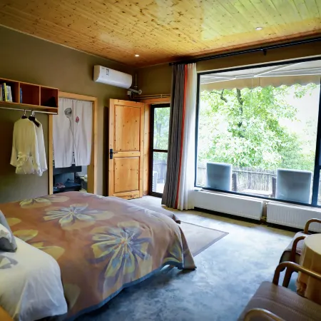 Pingwu Huajian Banshan Homestay