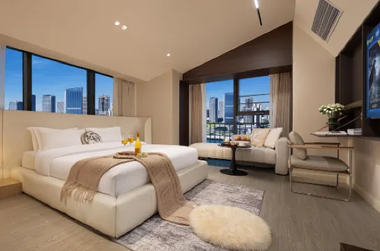 Hezhou Scenic Hotel (Changsha Wuyi Square Peiyuanqiao Subway Station)