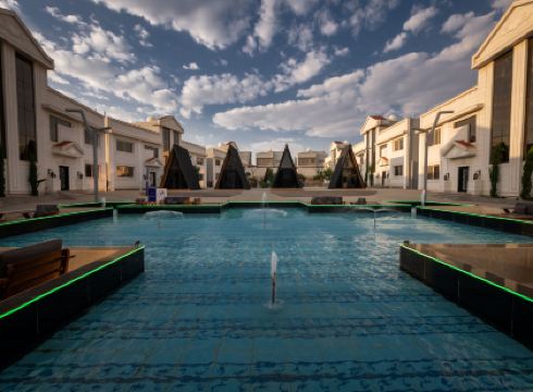 MidTown Majestic Garden Resort