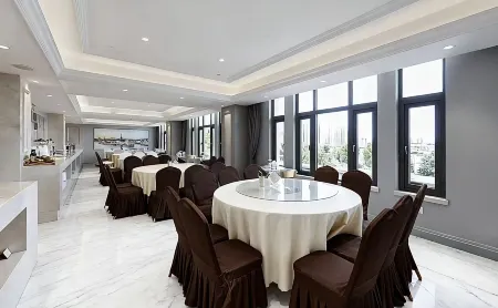 Vienna Hotel (Chongqing Yuelai International Expo Center) Отели рядом с достопримечательностью «Чунцинская долина радости»